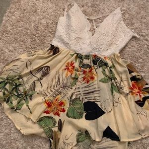 Floral romper, bottoms are very stretchy